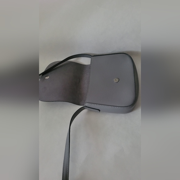 NWT GAP Crossbody Saddle Bag in Grey - Picture 10 of 13
